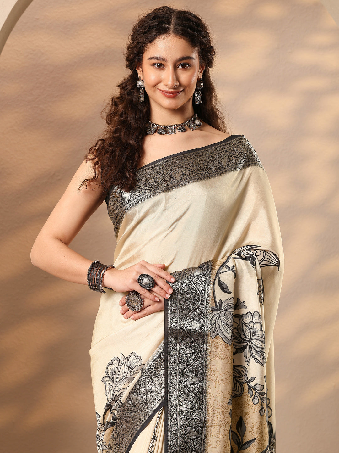Beige Printed Silk Blend Saree With Unstitched Blouse Piece