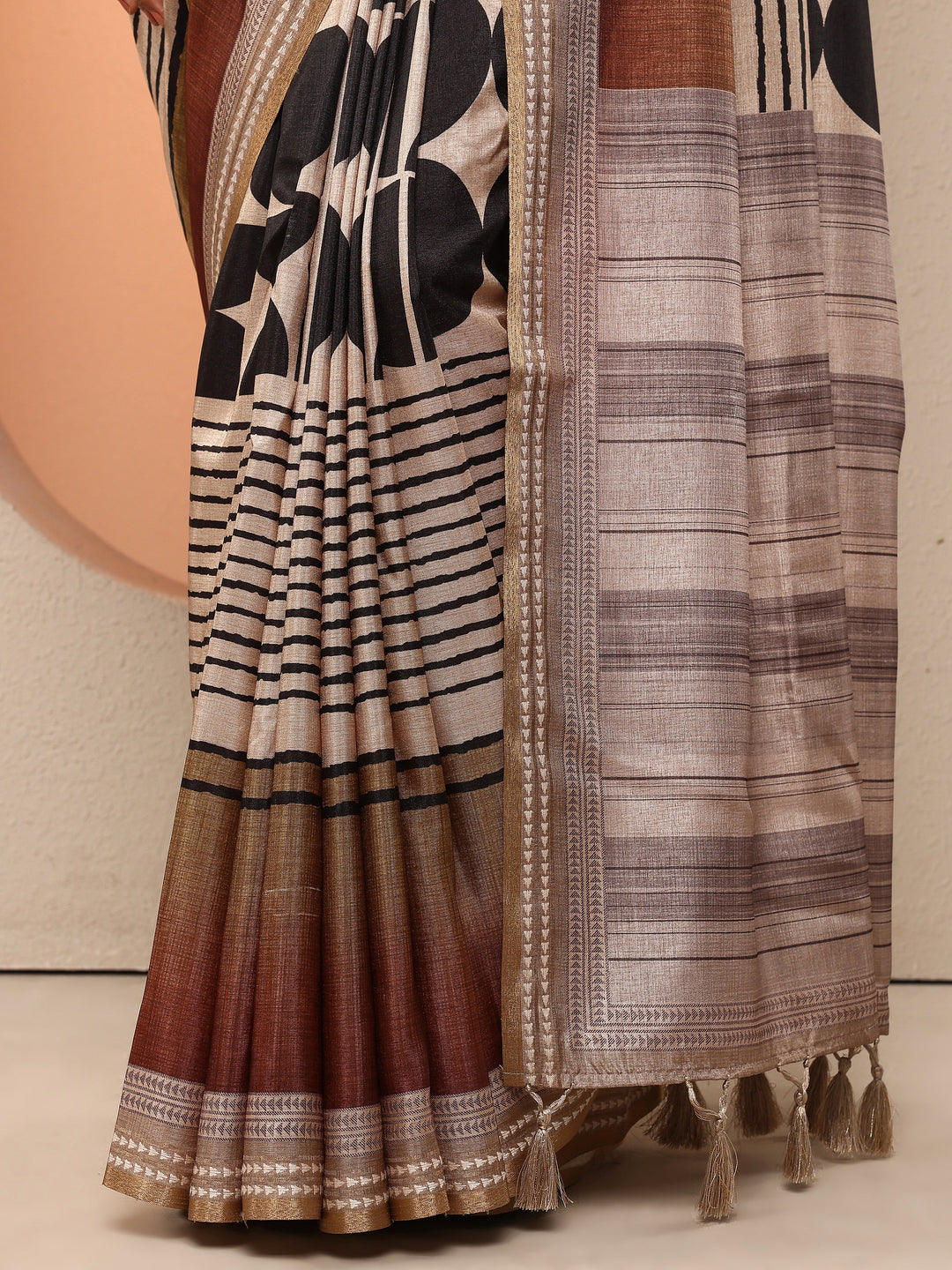 Multi Geometric Printed Silk Blend Saree With Unstitched Blouse Piece