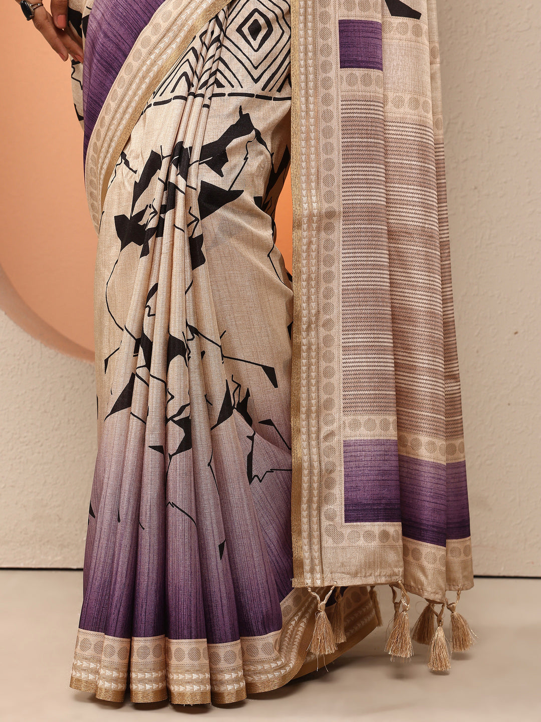 Beige Printed Silk Blend Saree With Unstitched Blouse Piece