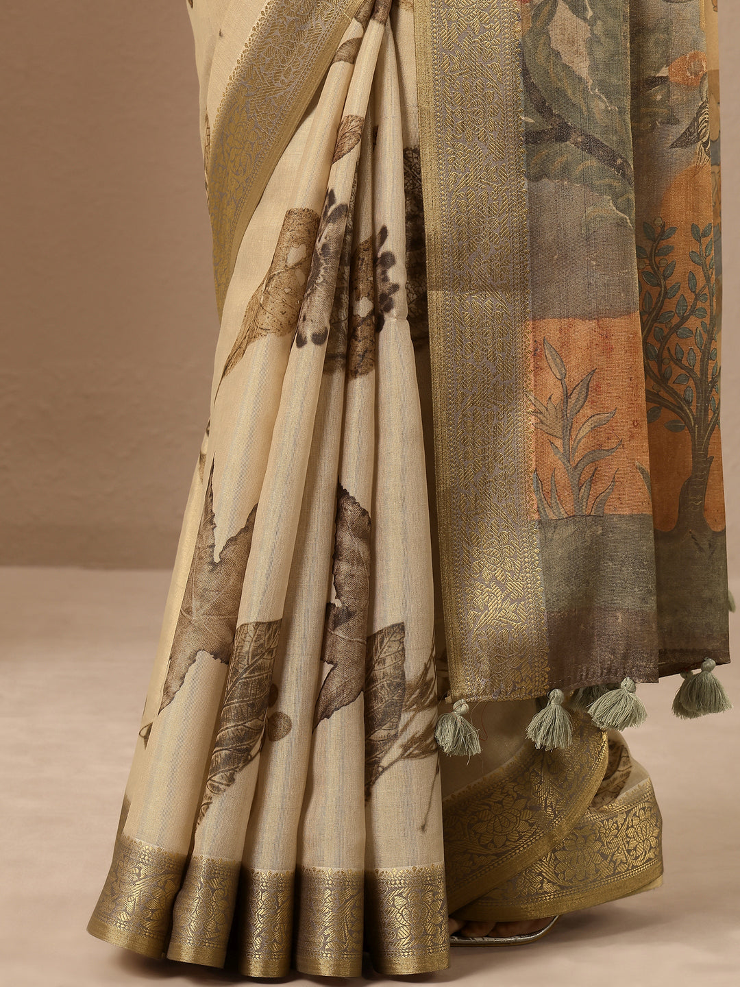 Beige Printed Silk Blend Saree With Unstitched Blouse Piece
