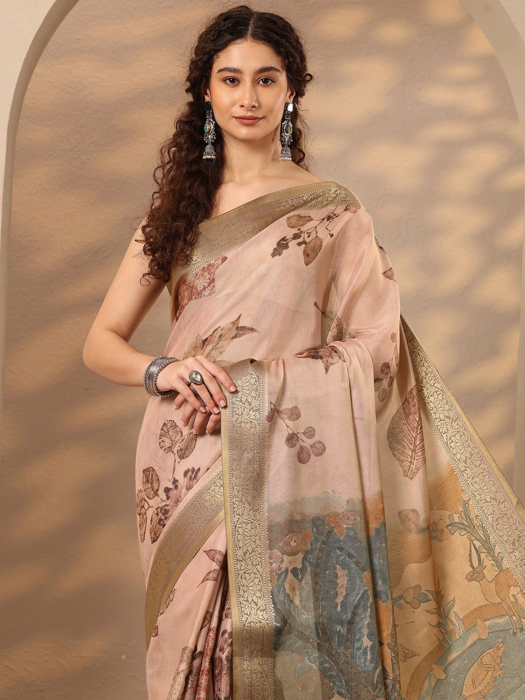 Peach Printed Silk Blend Saree With Unstitched Blouse Piece