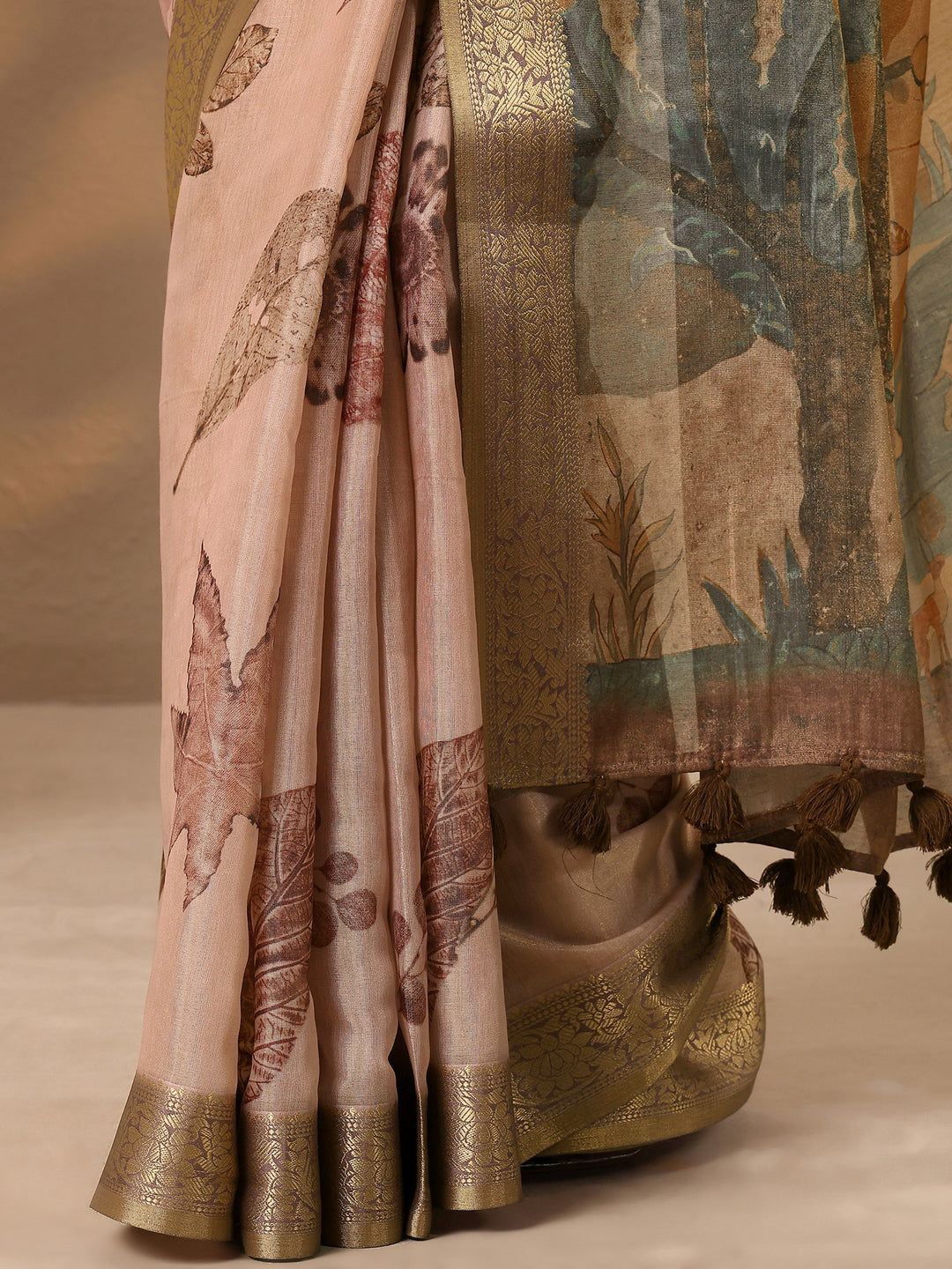 Peach Printed Silk Blend Saree With Unstitched Blouse Piece