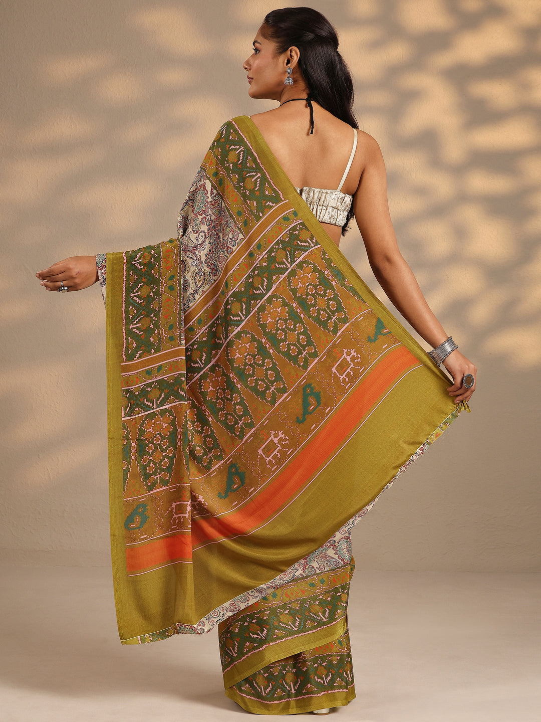 Multi Printed Silk Blend Saree With Unstitched Blouse Piece
