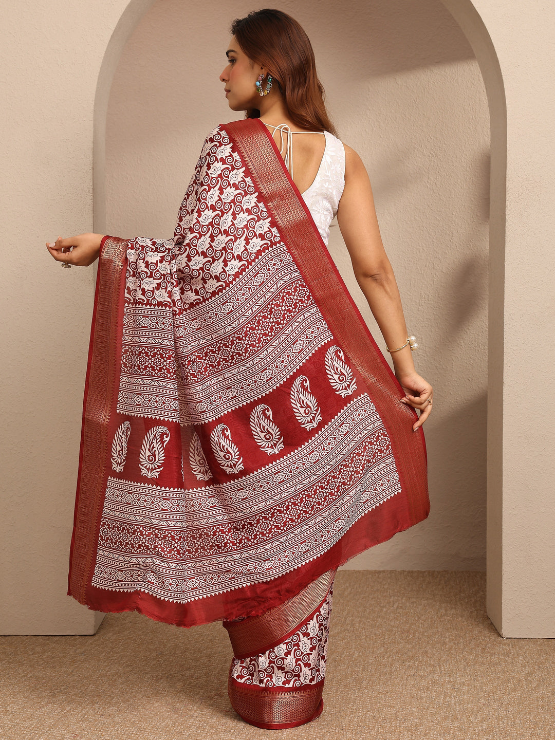 Burgundy Printed Silk Blend Saree With Unstitched Blouse Piece