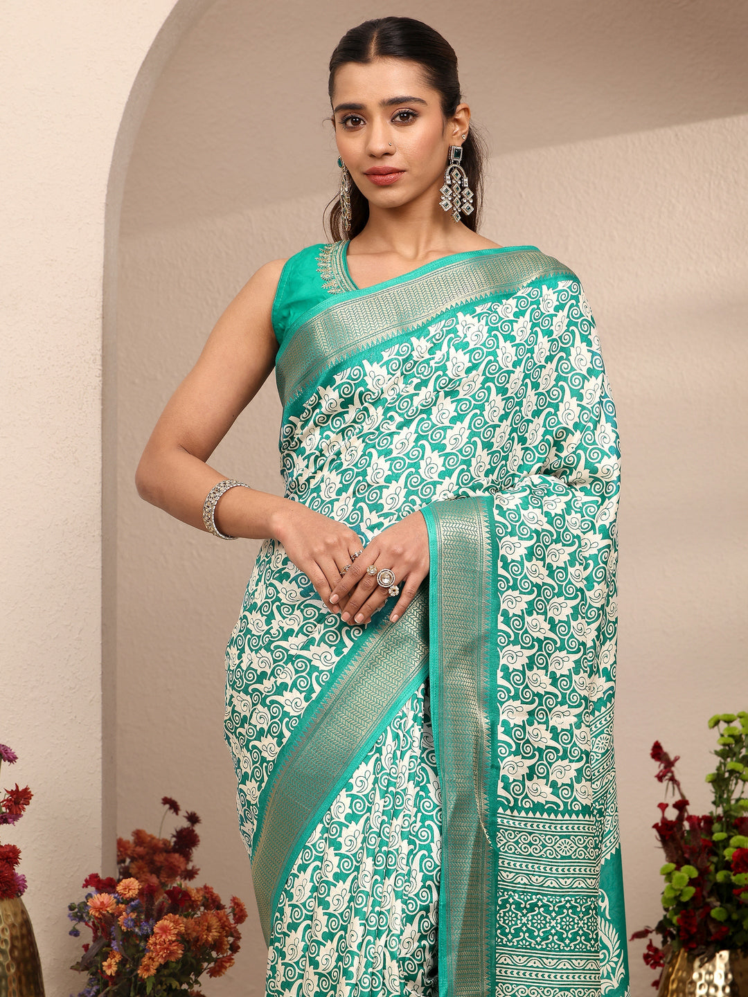 Green Printed Silk Blend Saree With Unstitched Blouse Piece