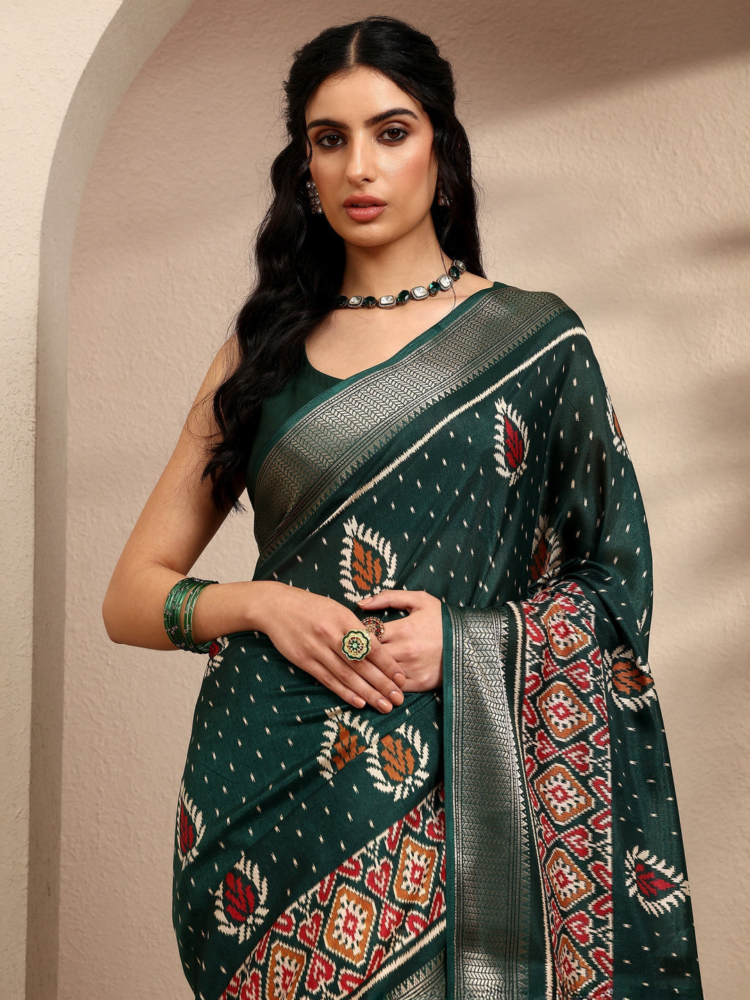 Green Printed Silk Blend Saree With Unstitched Blouse Piece