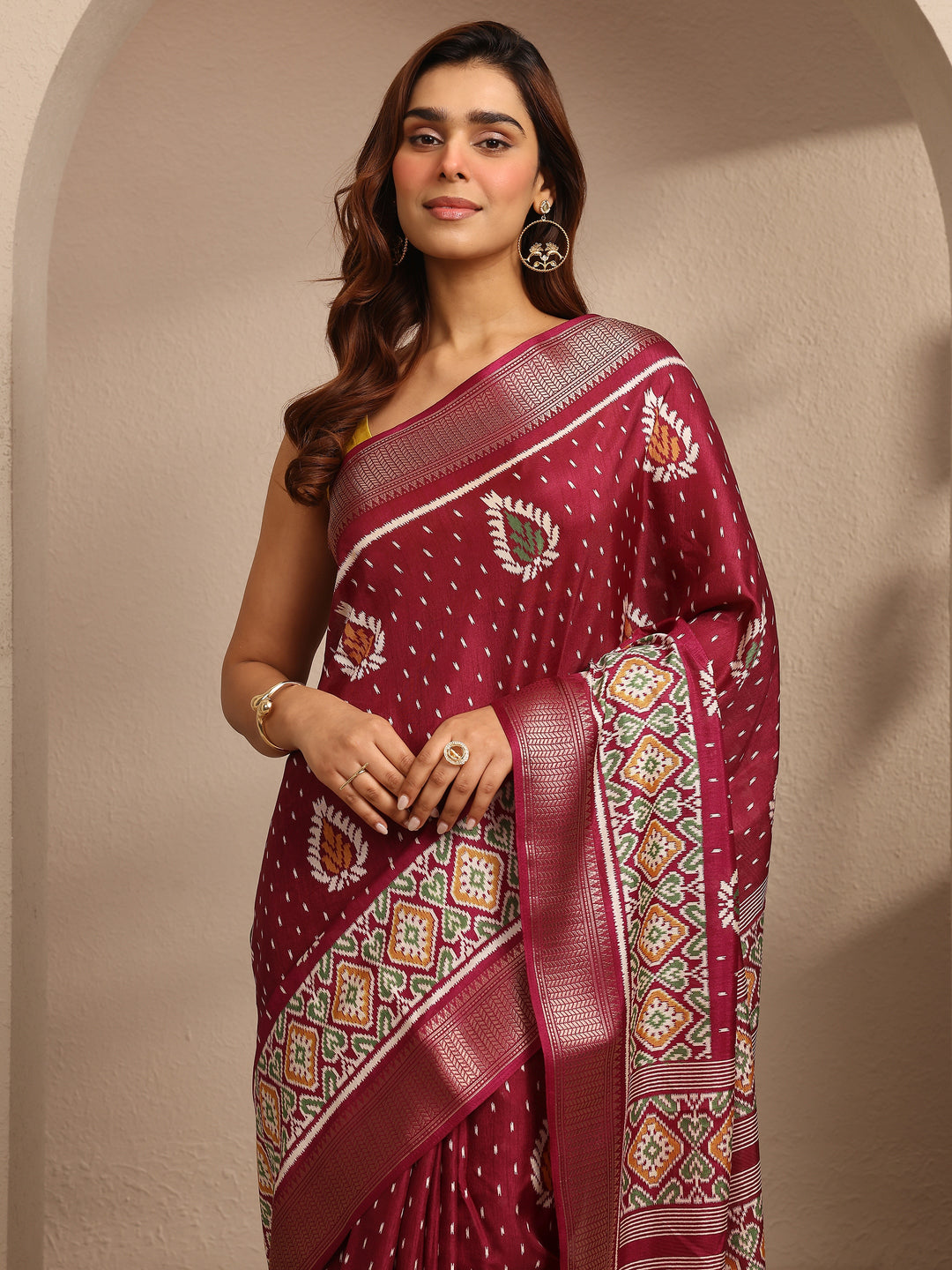 Burgundy Printed Silk Blend Saree With Unstitched Blouse Piece