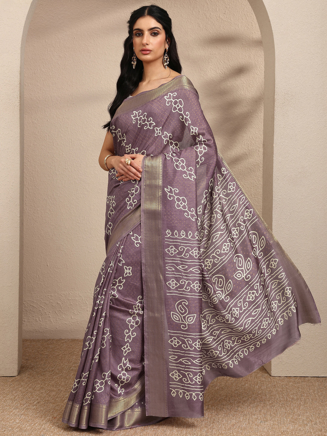 Mauve Bandhani Printed Silk Blend Saree With Unstitched Blouse Piece