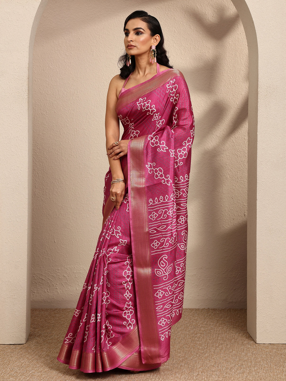 Pink Bandhani Printed Silk Blend Saree With Unstitched Blouse Piece
