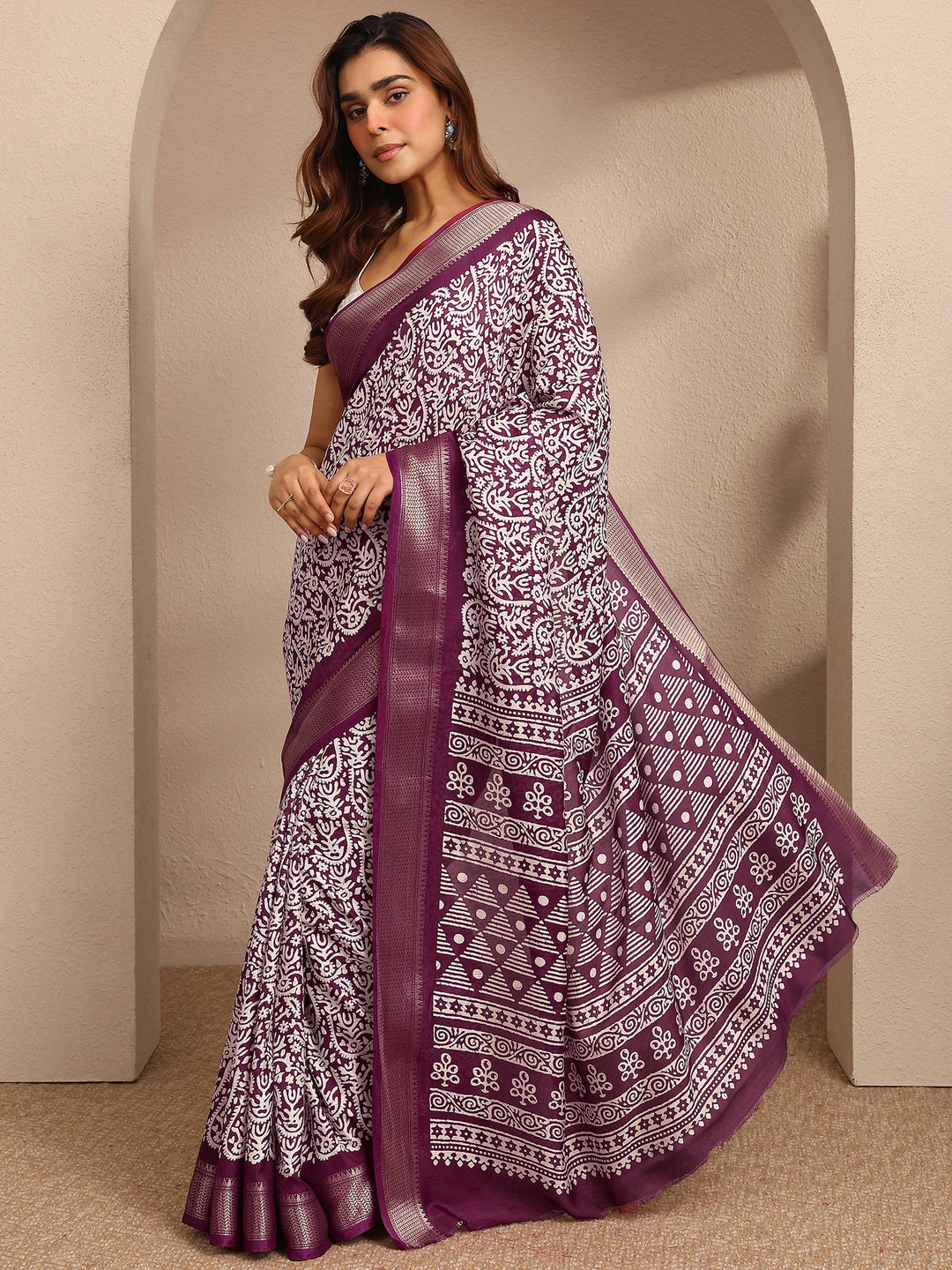 Burgundy Printed Silk Blend Saree With Unstitched Blouse Piece