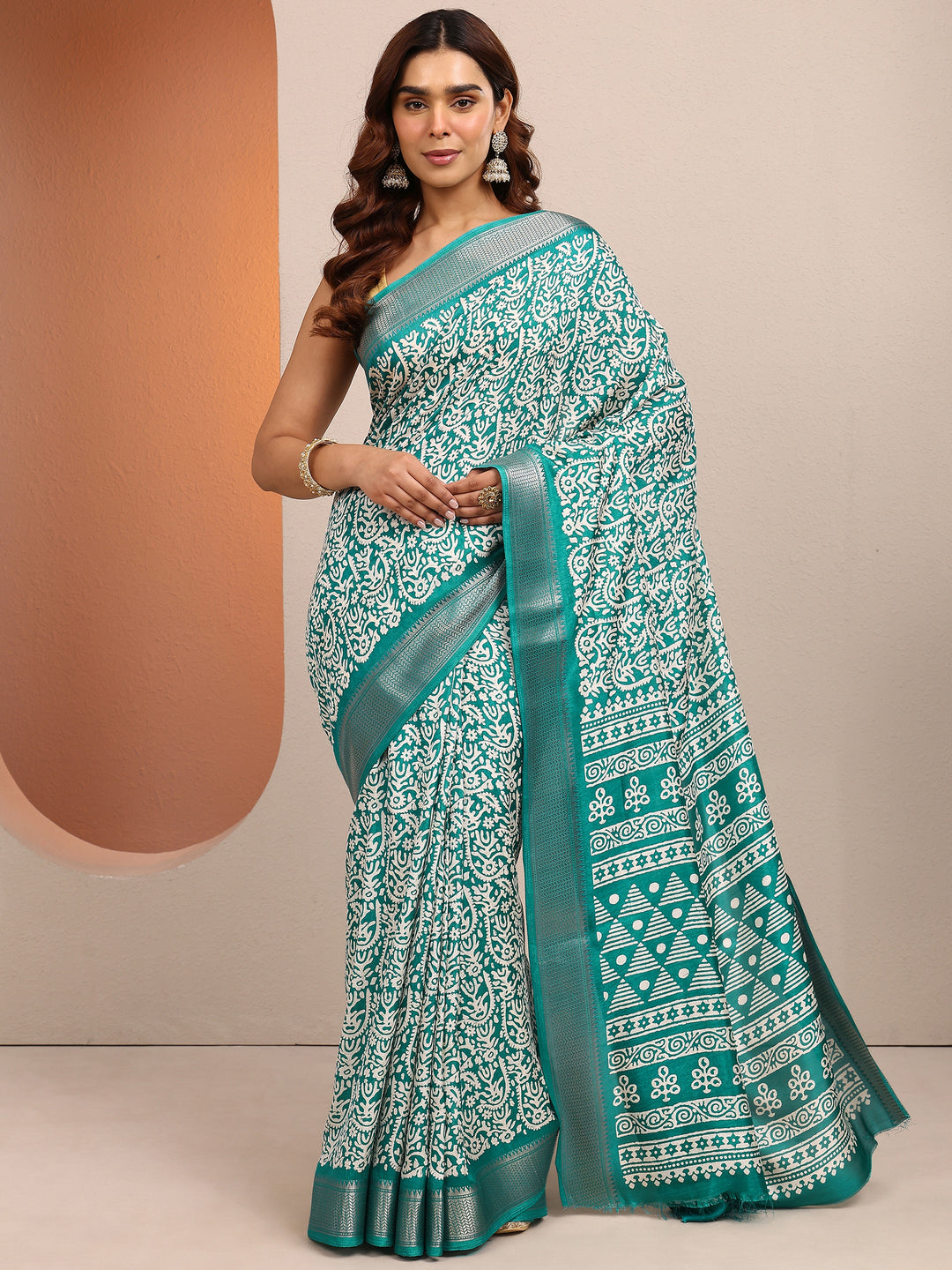 Green Printed Silk Blend Saree With Unstitched Blouse Piece