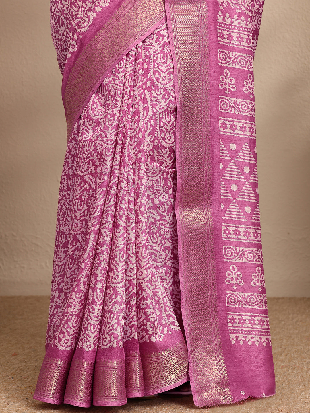 Pink Printed Silk Blend Saree With Unstitched Blouse Piece