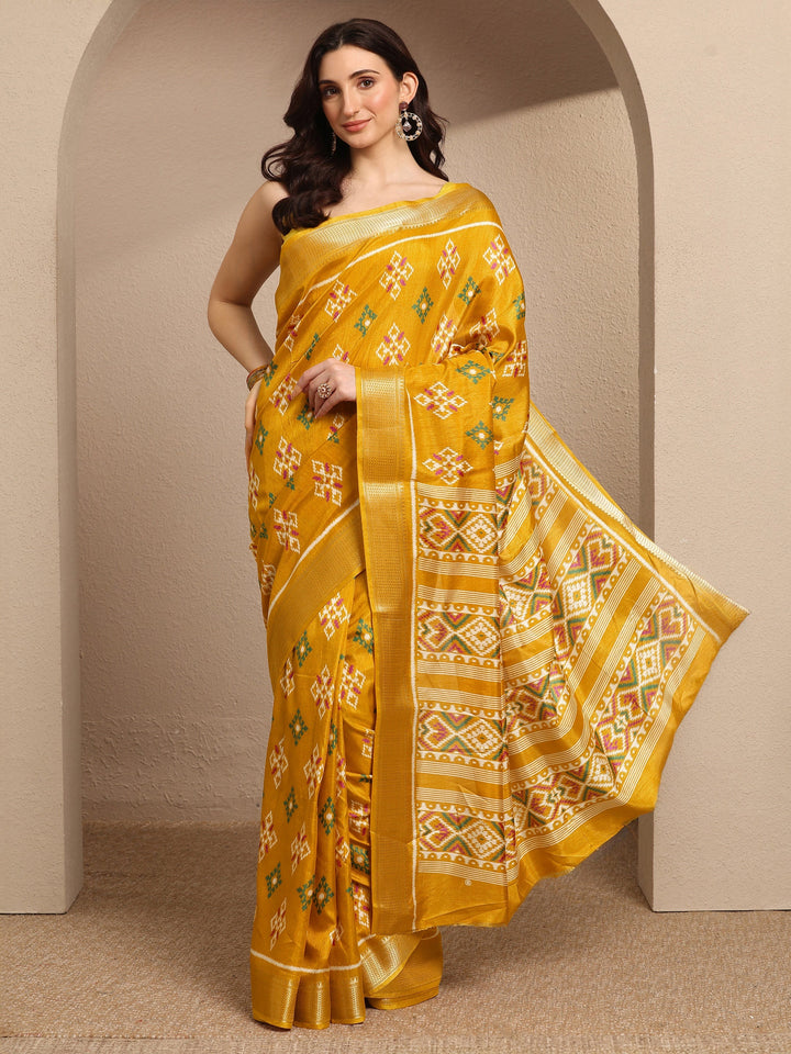 Mustard Printed Silk Blend Saree With Unstitched Blouse Piece