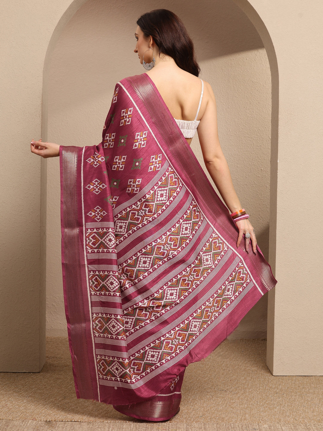 Burgundy  Printed Silk Blend Saree With Unstitched Blouse Piece