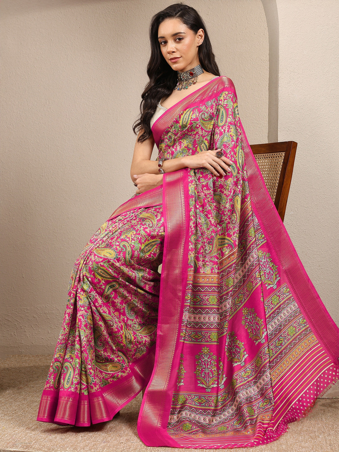 Pink Paisley Printed Silk Blend Saree With Unstitched Blouse Piece