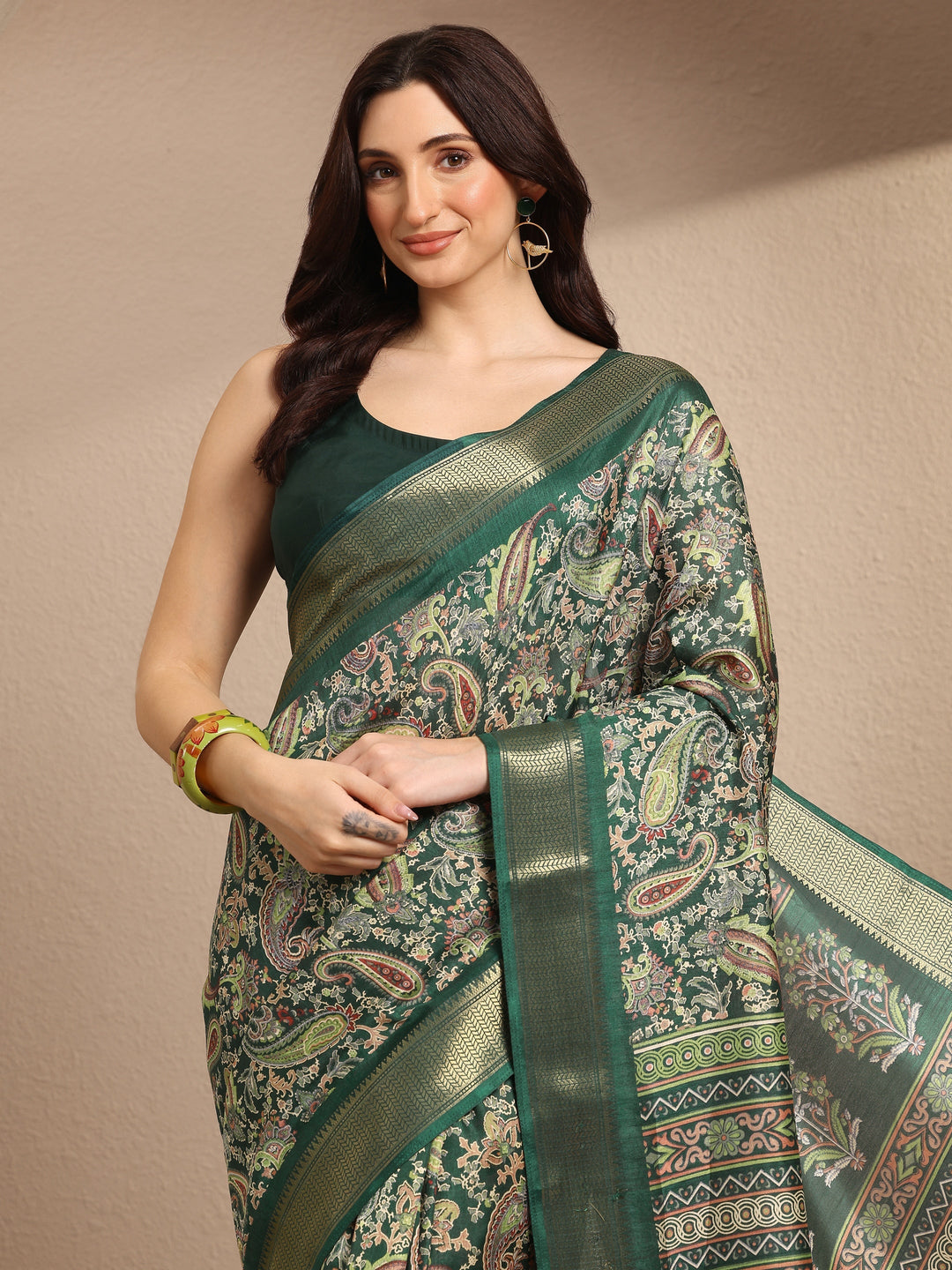 Green Paisley Printed Silk Blend Saree With Unstitched Blouse Piece
