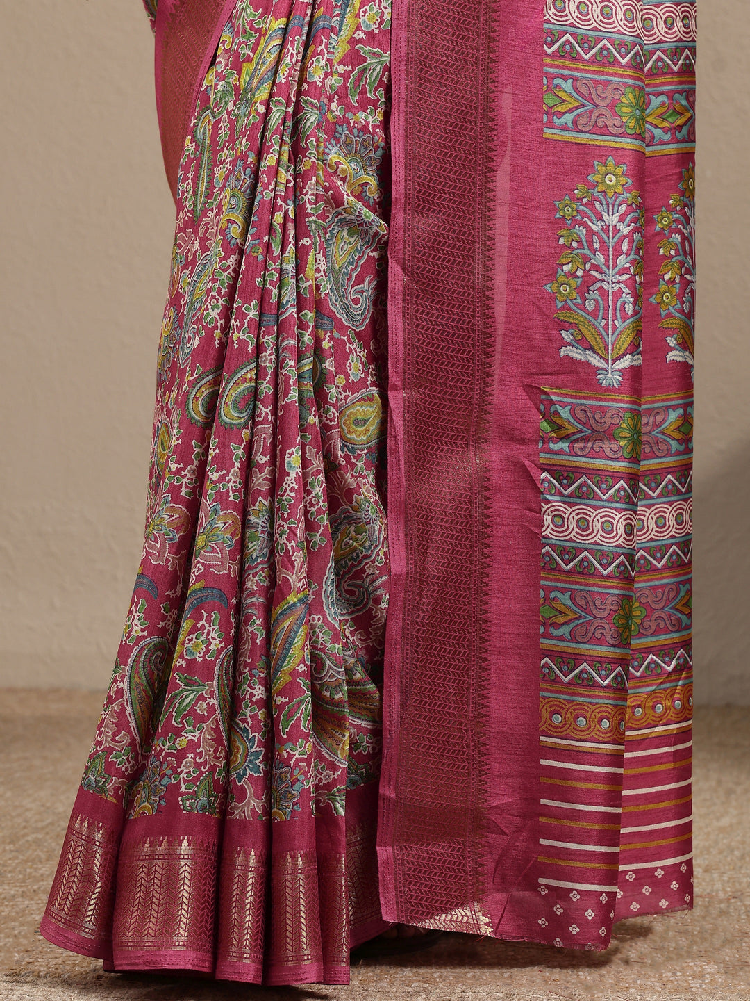 Pink Paisley Printed Silk Blend Saree With Unstitched Blouse Piece