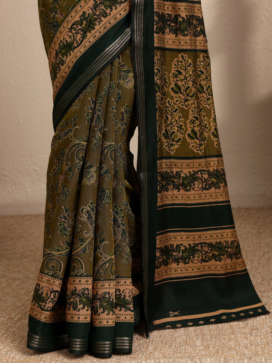 Green Paisley Printed Silk Blend Saree With Unstitched Blouse Piece