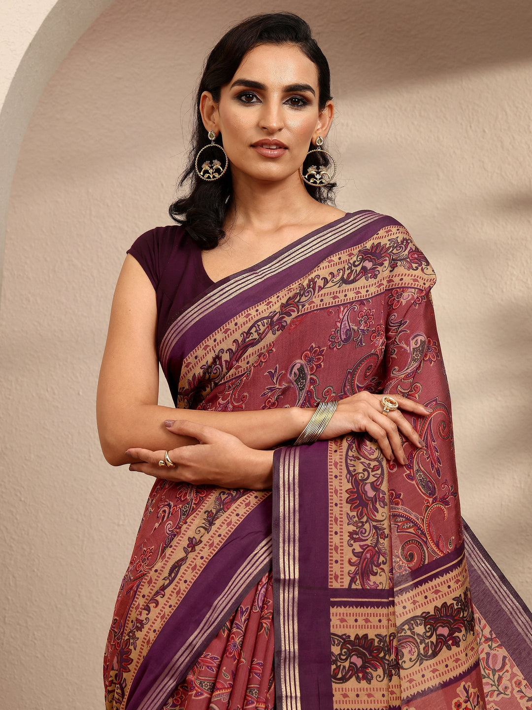 Brown Paisley Printed Silk Blend Saree With Unstitched Blouse Piece