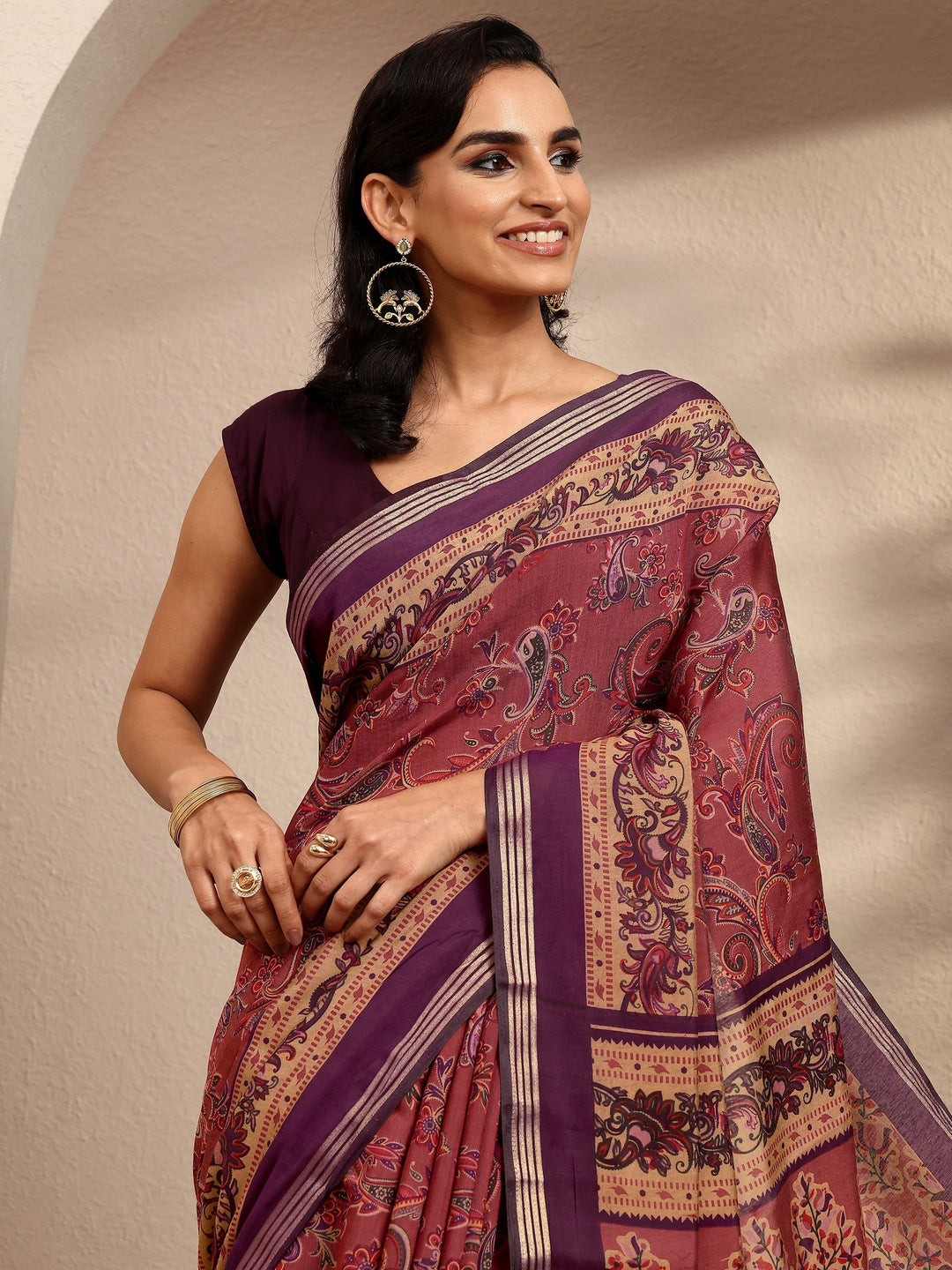 Brown Paisley Printed Silk Blend Saree With Unstitched Blouse Piece
