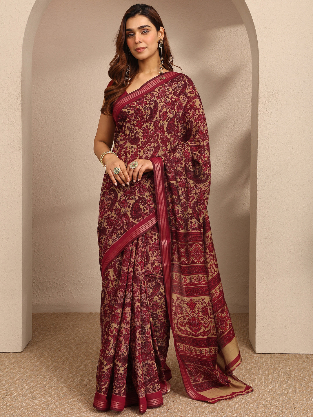 Red Paisley Printed Silk Blend Saree With Unstitched Blouse Piece