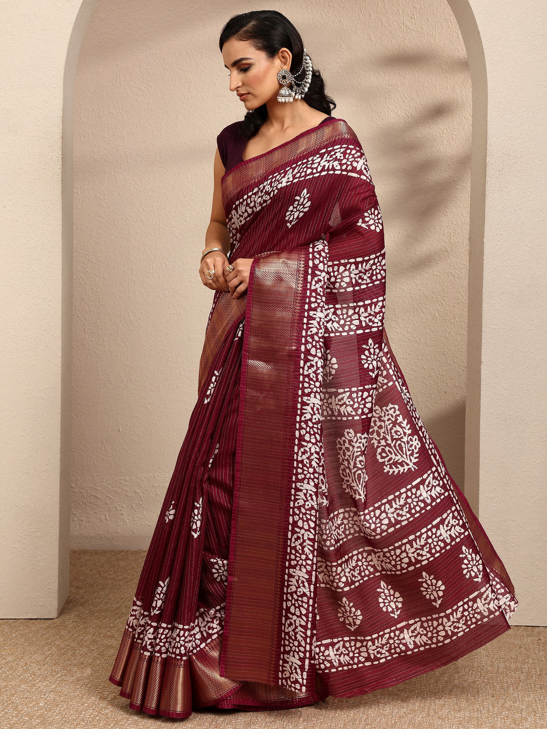 Burgundy Printed Silk Blend Saree With Unstitched Blouse Piece