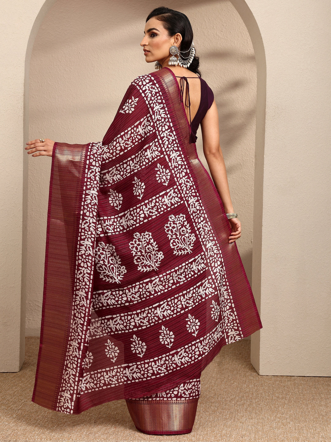 Burgundy Printed Silk Blend Saree With Unstitched Blouse Piece