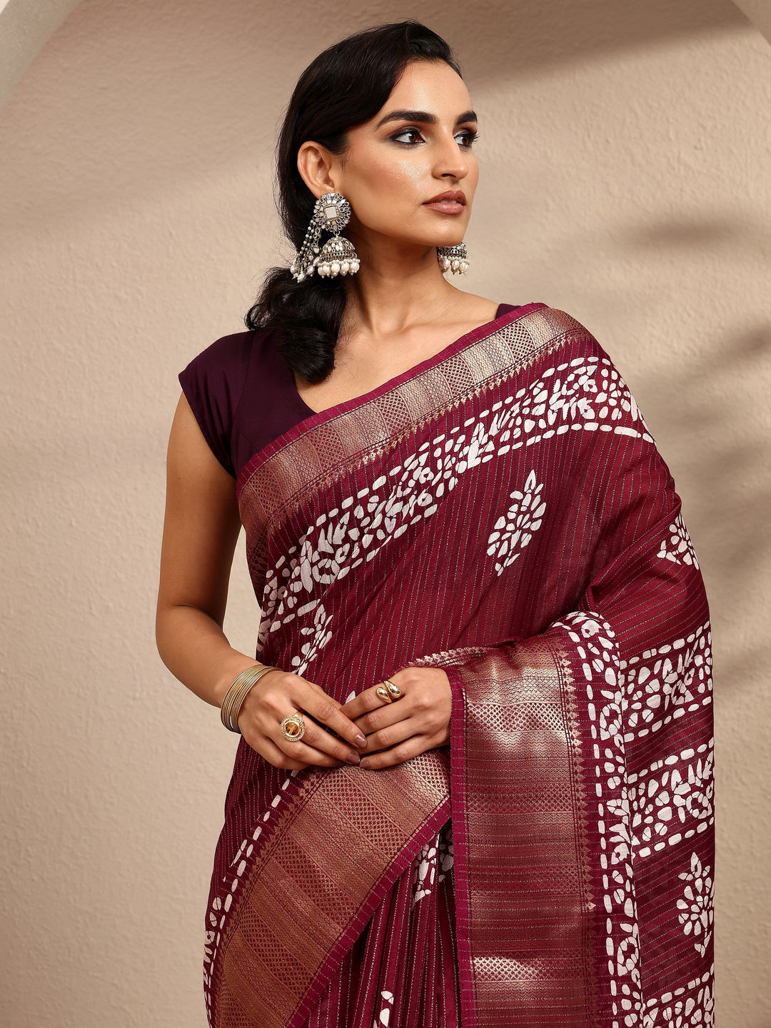 Burgundy Printed Silk Blend Saree With Unstitched Blouse Piece