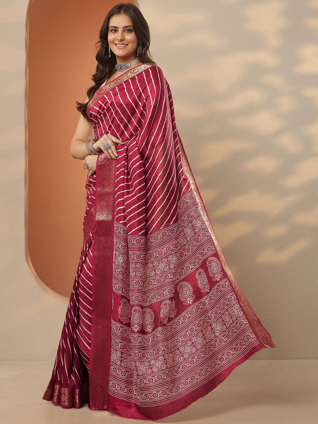 Maroon Leheriya Printed Silk Blend Saree With Unstitched Blouse Piece