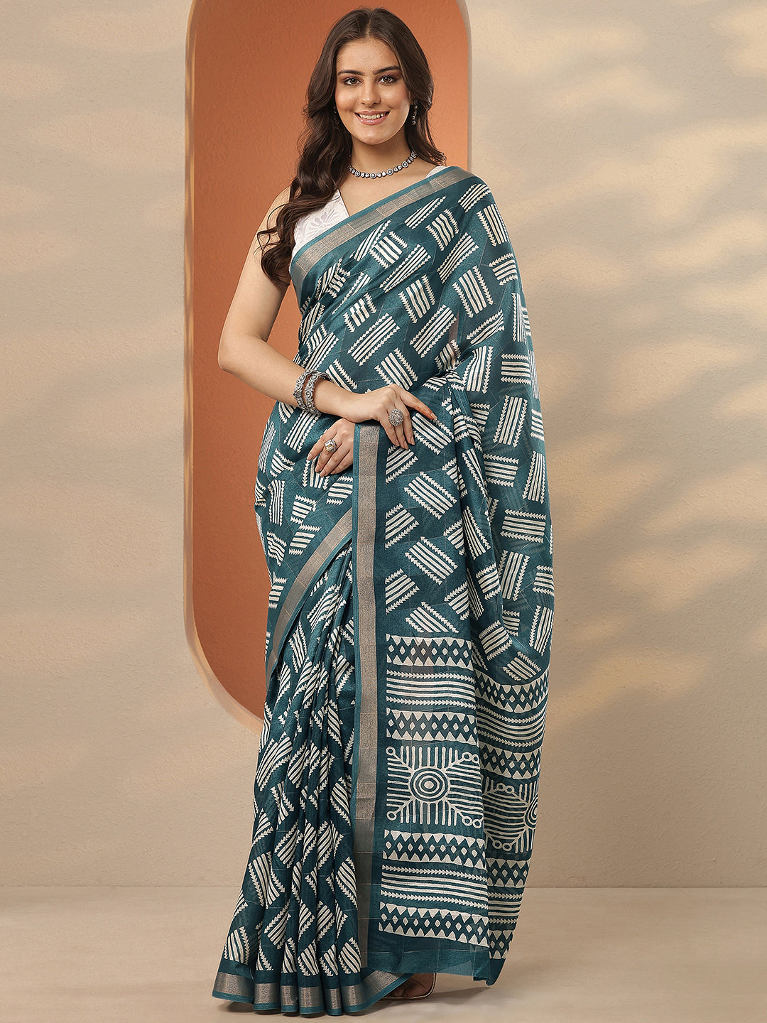 Green Printed Silk Blend Saree With Unstitched Blouse Piece