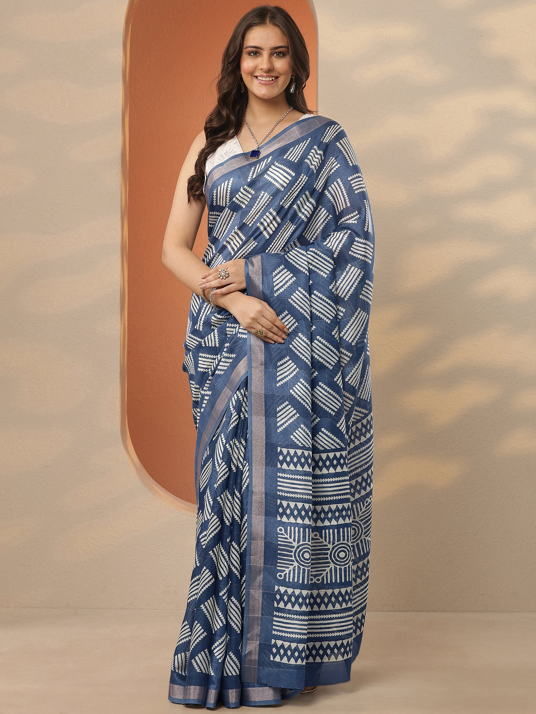 Grey Printed Silk Blend Saree With Unstitched Blouse Piece