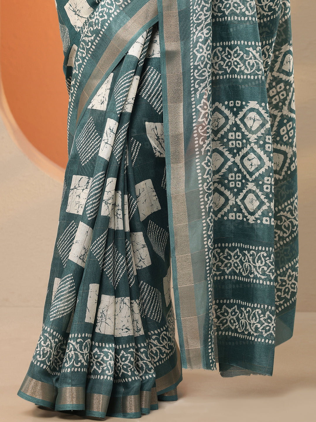 Green Printed Silk Blend Saree With Unstitched Blouse Piece