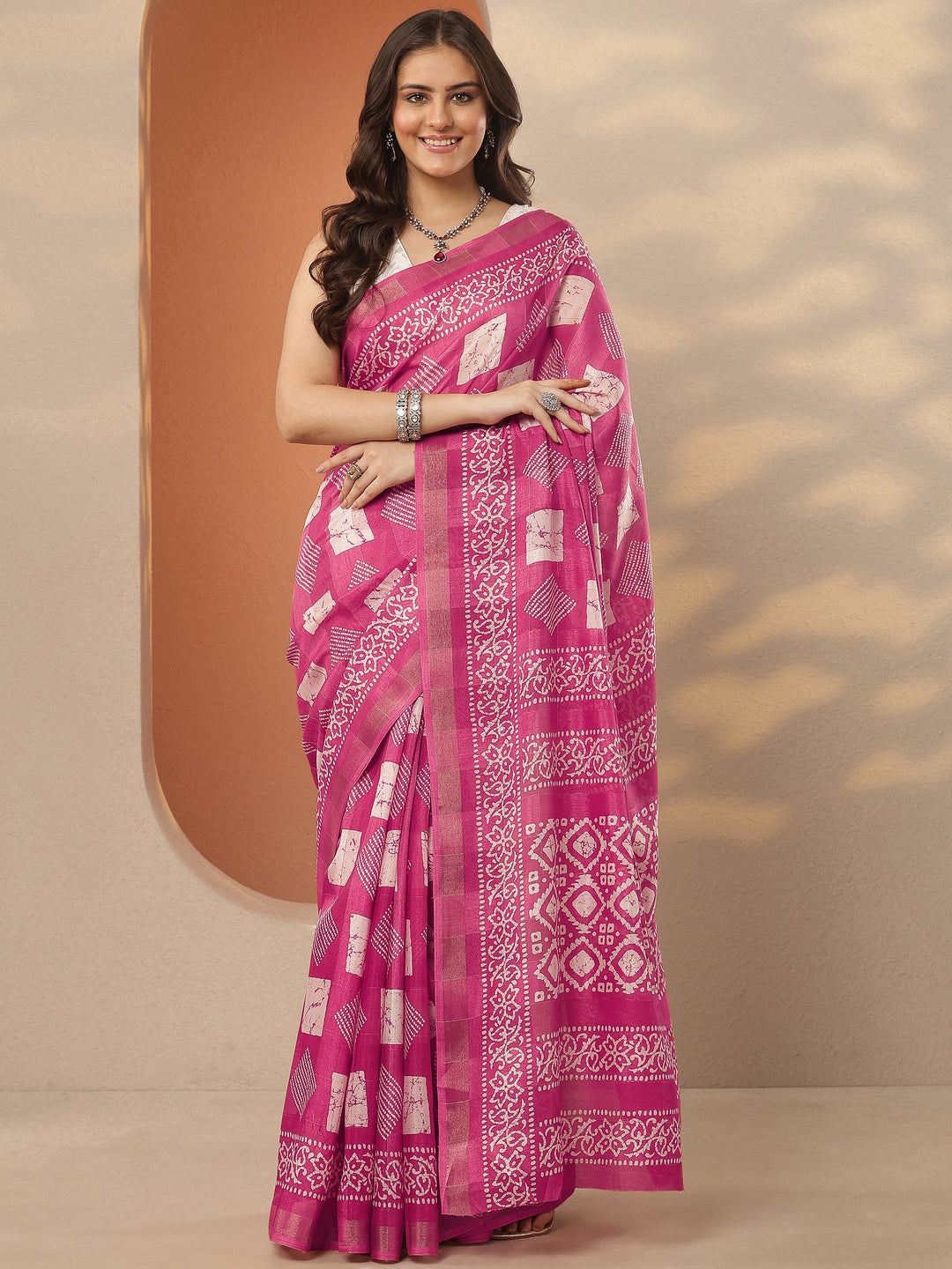 Pink Printed Silk Blend Saree With Unstitched Blouse Piece