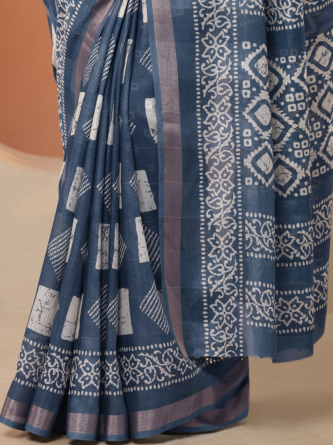 Blue Printed Silk Blend Saree With Unstitched Blouse Piece