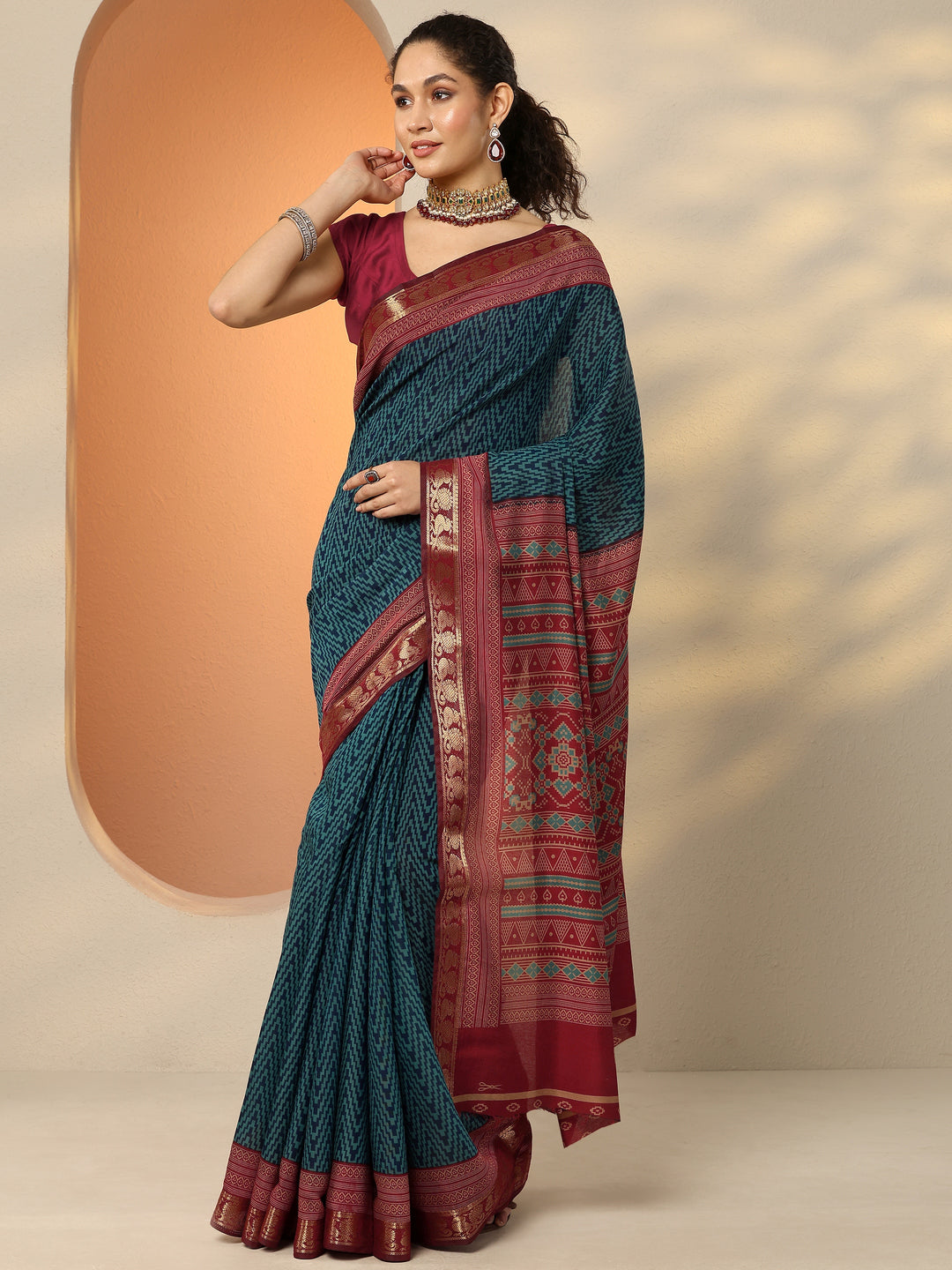 Blue Chevron Printed Silk Blend Saree With Unstitched Blouse Piece