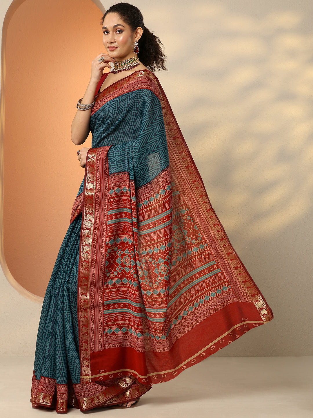 Blue Chevron Printed Silk Blend Saree With Unstitched Blouse Piece