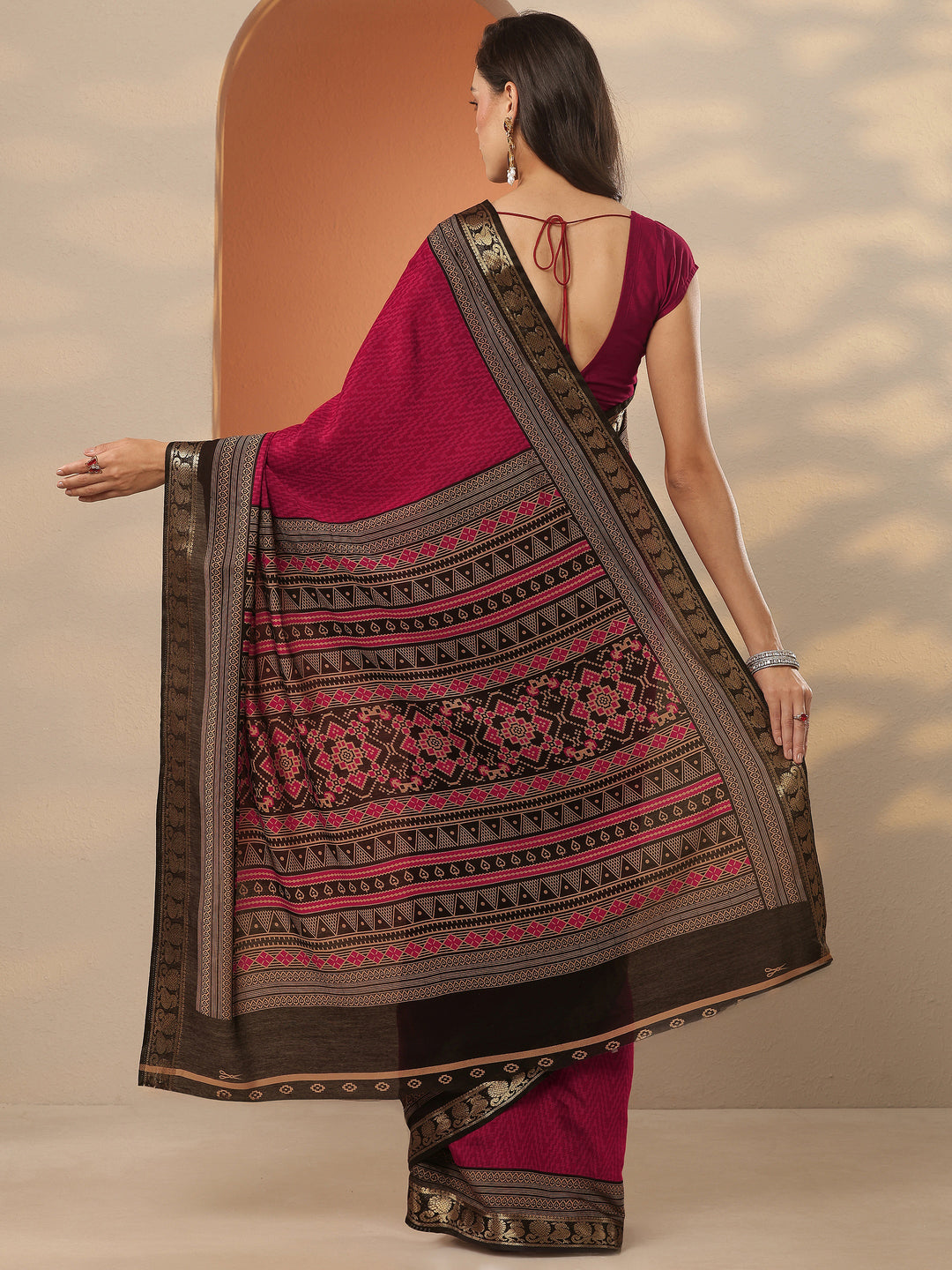 Red Leheriya Printed Silk Blend Saree With Unstitched Blouse Piece