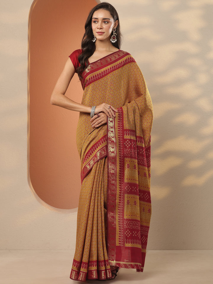 Mustard Printed Silk Blend Saree With Unstitched Blouse Piece