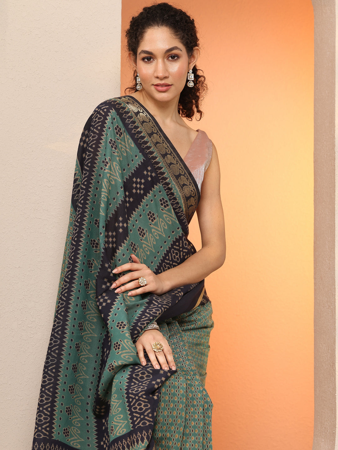 Green Ikat Printed Silk Blend Saree With Unstitched Blouse Piece