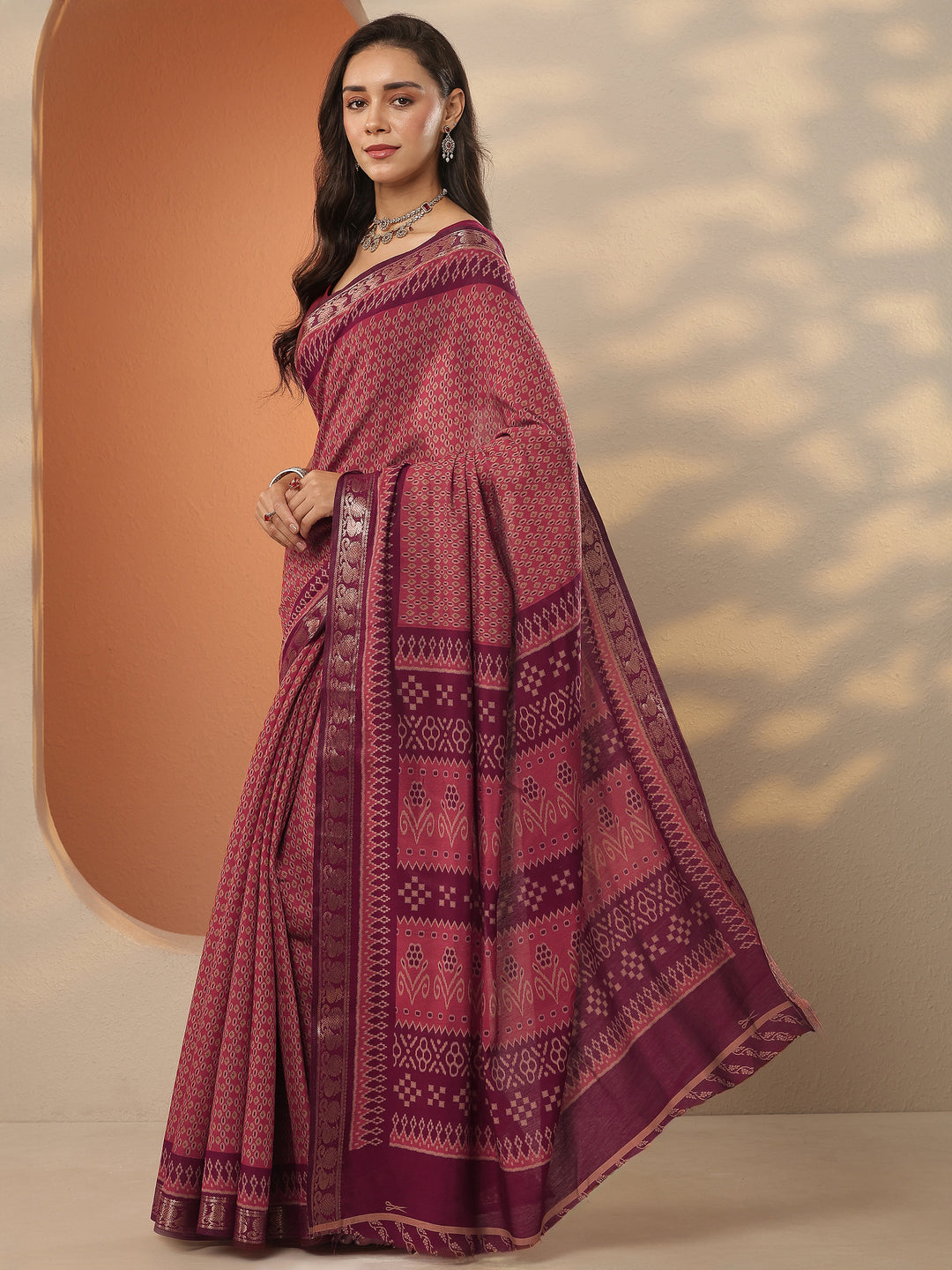 Brown Printed Silk Blend Saree With Unstitched Blouse Piece