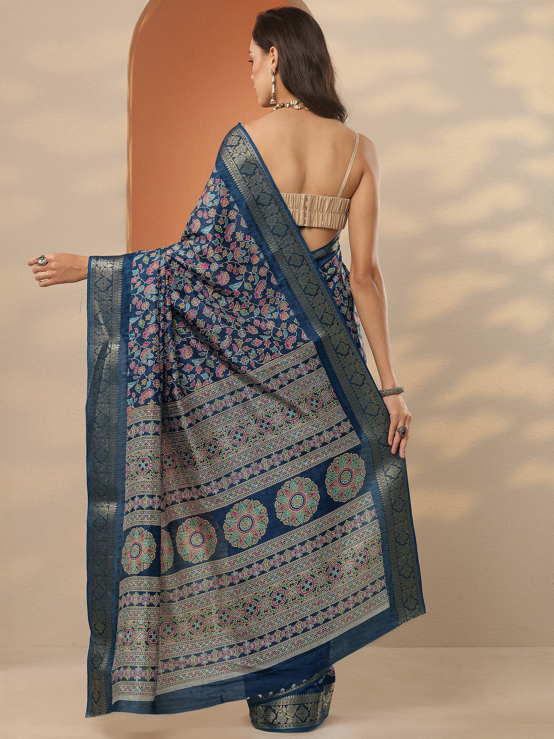 Navy blue Printed Silk Blend Saree With Unstitched Blouse Piece