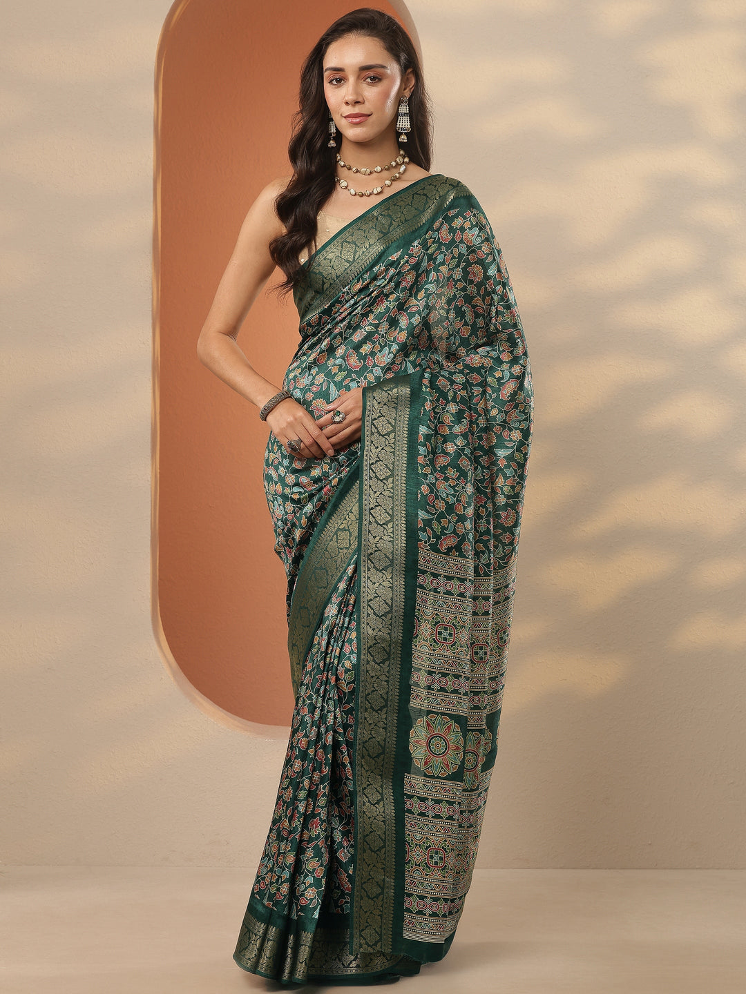 Green Printed Silk Blend Saree With Unstitched Blouse Piece
