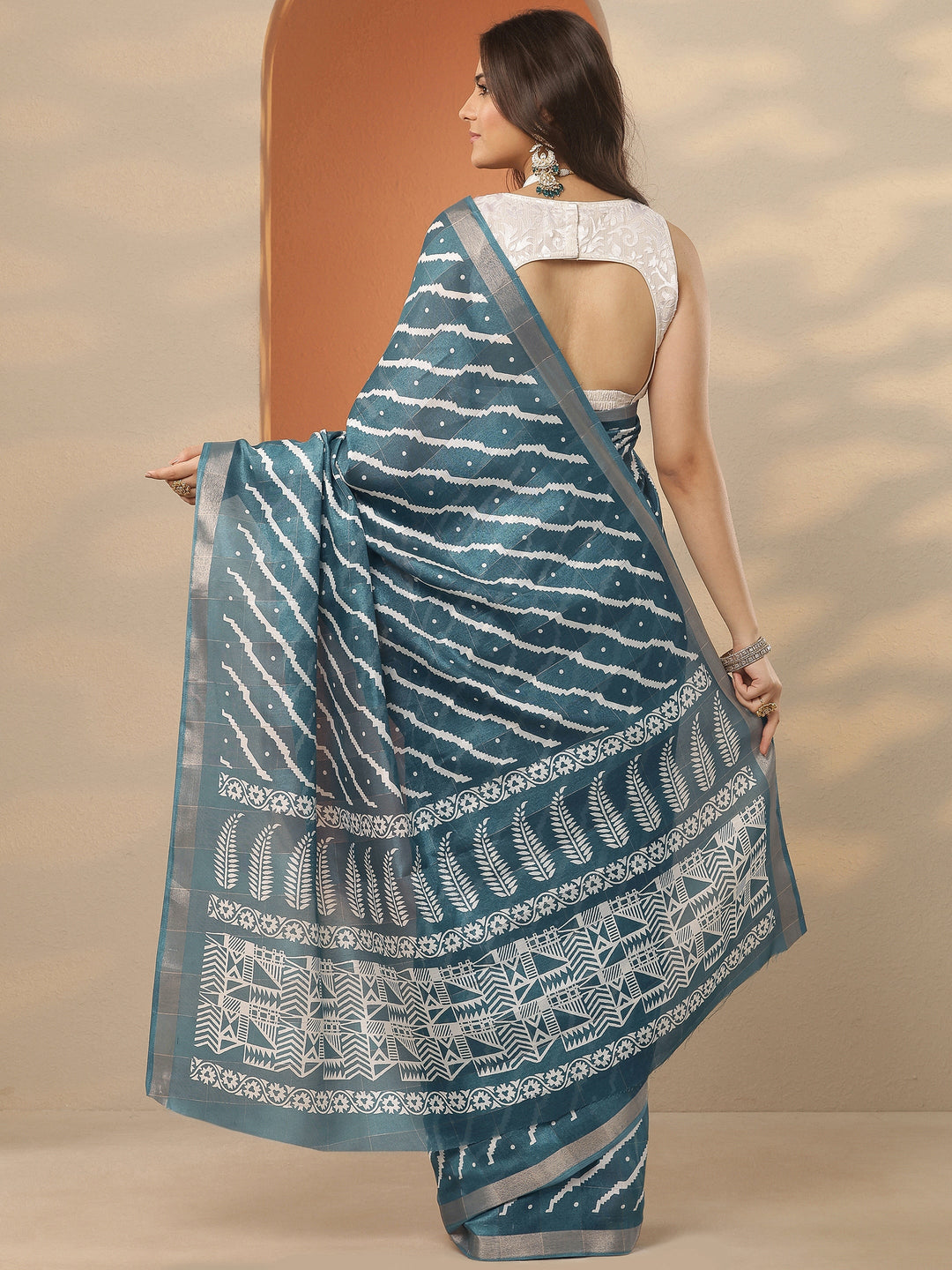 Teal Leheriya Printed Silk Blend Saree With Unstitched Blouse Piece
