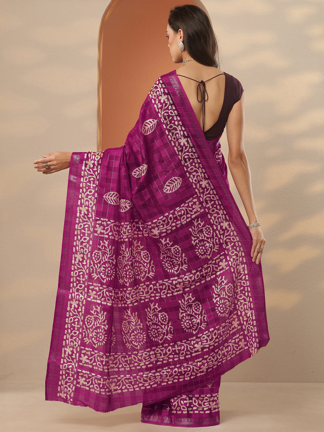 Burgundy Printed Silk Blend Saree With Unstitched Blouse Piece