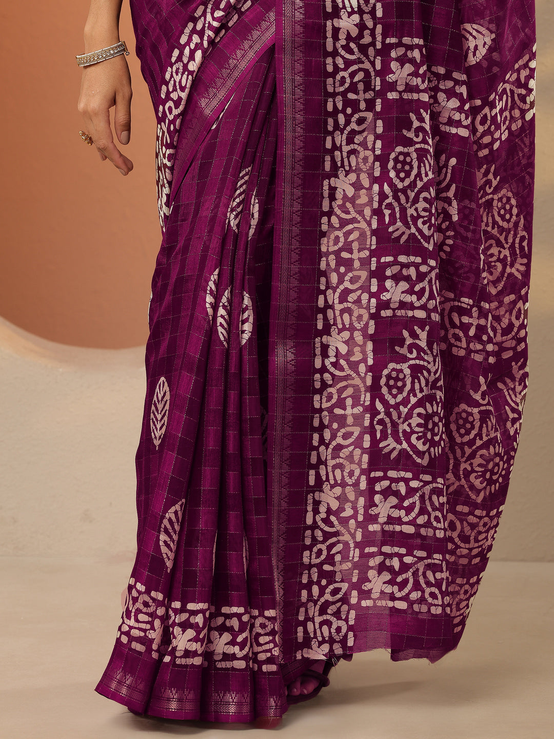 Burgundy Printed Silk Blend Saree With Unstitched Blouse Piece