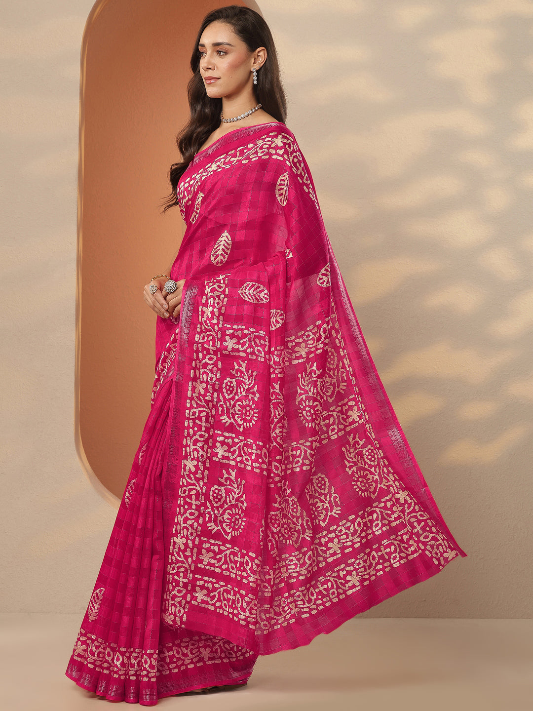 Pink Printed Silk Blend Saree With Unstitched Blouse Piece