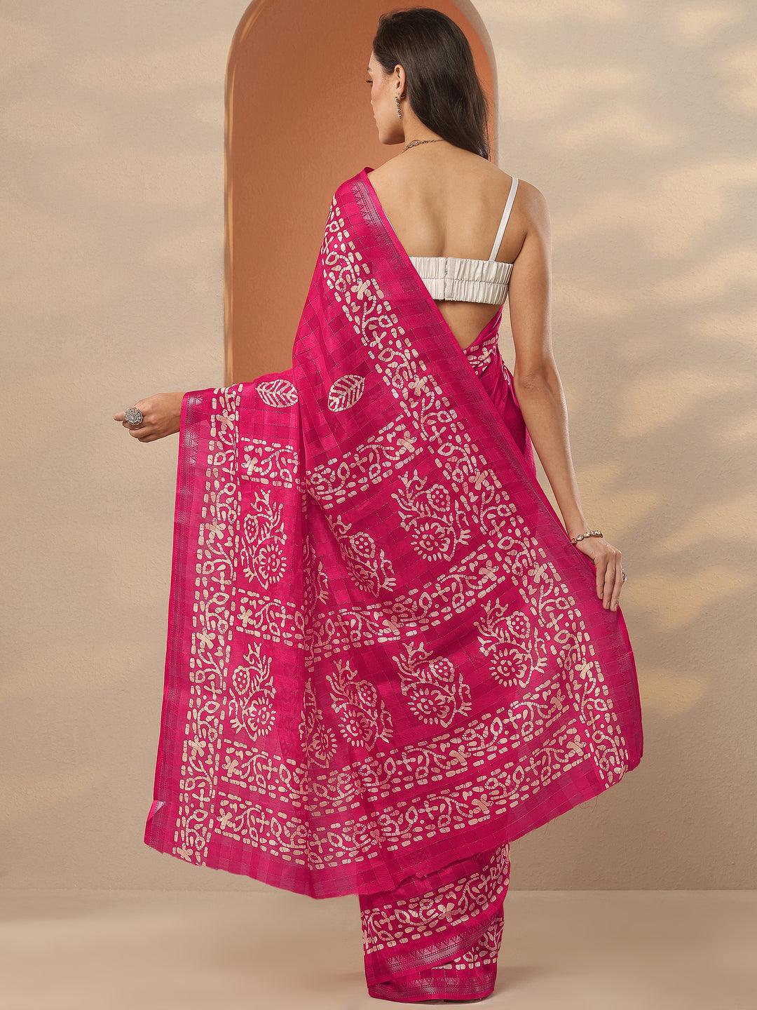 Pink Printed Silk Blend Saree With Unstitched Blouse Piece