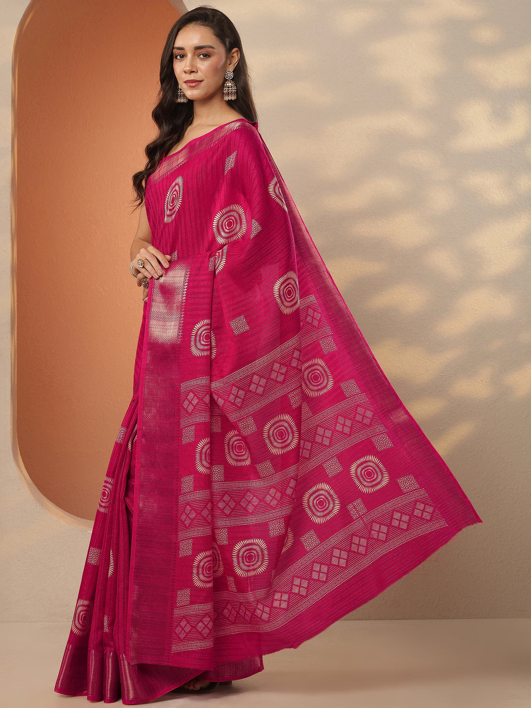 Pink Printed Silk Blend Saree With Unstitched Blouse Piece