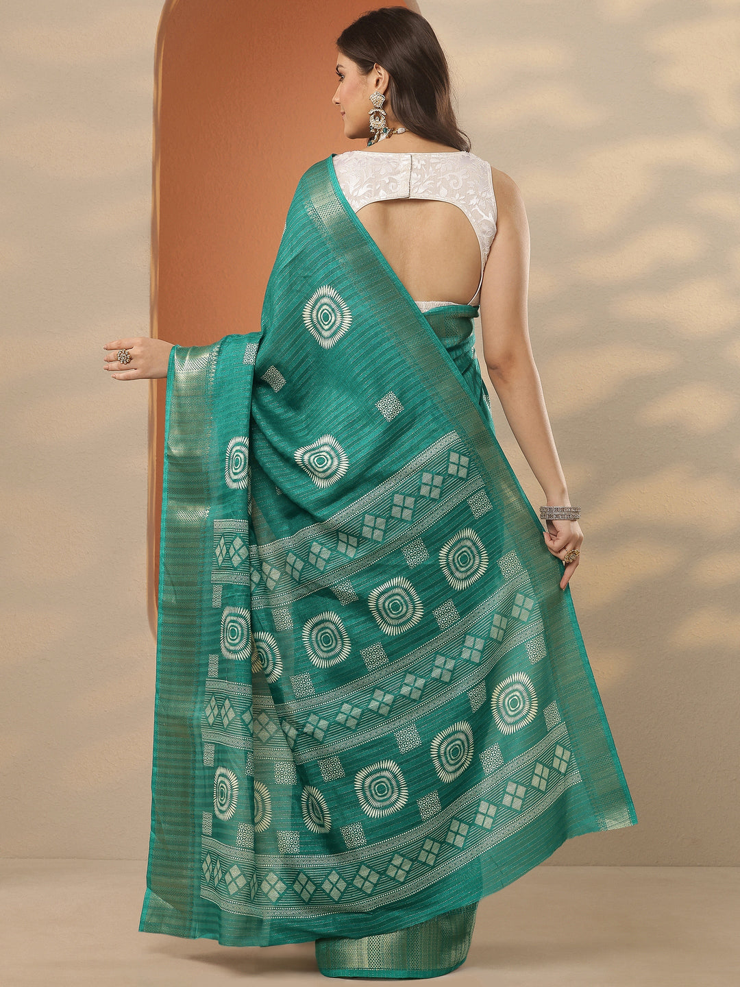 Green Printed Silk Blend Saree With Unstitched Blouse Piece