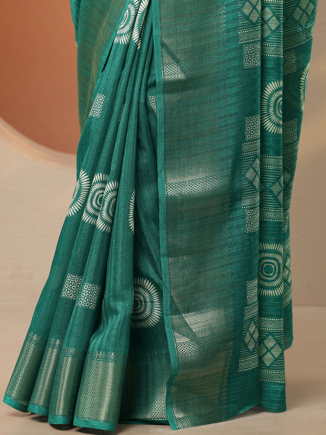 Green Printed Silk Blend Saree With Unstitched Blouse Piece